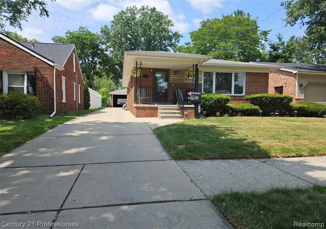 Photo 2 of Sale Pending at 3964 Grindley Park St, Dearborn Heights, MI 48125 2220 | MLS# 61006780 | Listing updated on 2026-09-01
