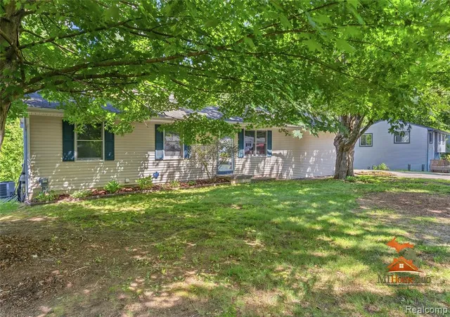Homes for sale in Pinckney, MI | 11231 Mcgregor Rd, Pinckney, MI 48169 | MLS# 61009478