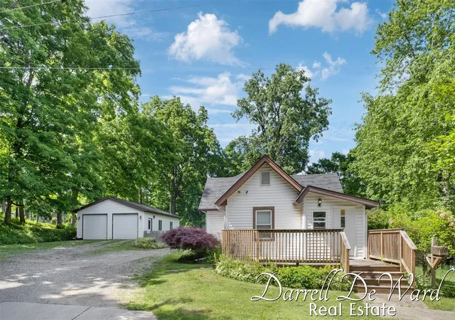 Homes for sale in Ionia, MI | 854 W Washington St, Ionia, MI 48846 | MLS# 70543149