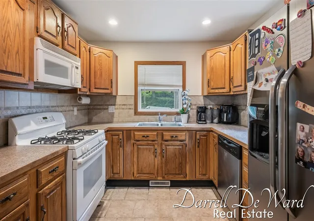 Homes for sale in Ionia, MI | 854 W Washington St, Ionia, MI 48846 | MLS# 70543149