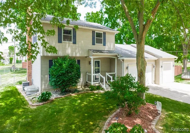 Homes for sale in Grand Blanc, MI | 4191 Knollwood Dr, Grand Blanc, MI 48439 | MLS# 61007959