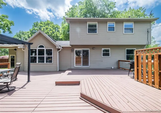 Homes for sale in Grand Blanc, MI | 4191 Knollwood Dr, Grand Blanc, MI 48439 | MLS# 61007959