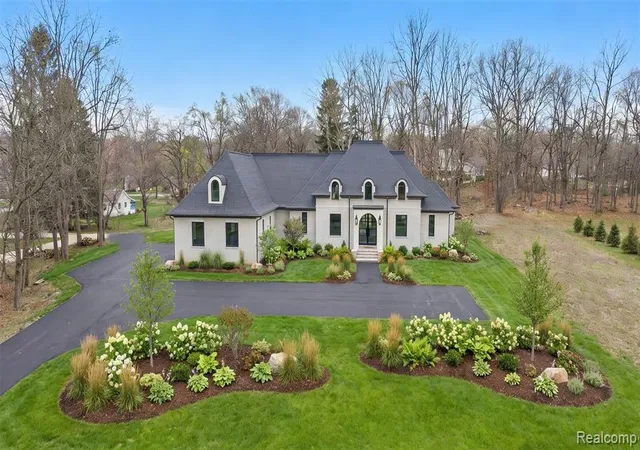 2nd image of 5560 Sheldon Rd, Rochester, MI 48306 | MLS# 60982965