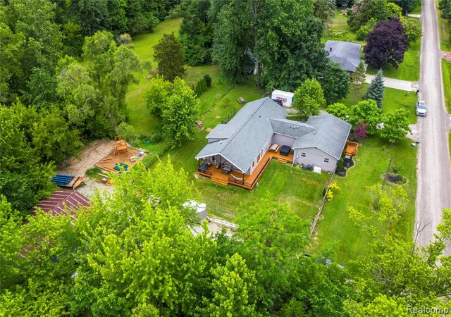 2nd image of 12100 Wilson Dr, Carleton, MI 48117 | MLS# 61005004