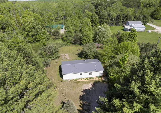 Homes for sale in Beulah, MI | 1741 N Haze Rd, Beulah, MI 49617 | MLS# 80069088