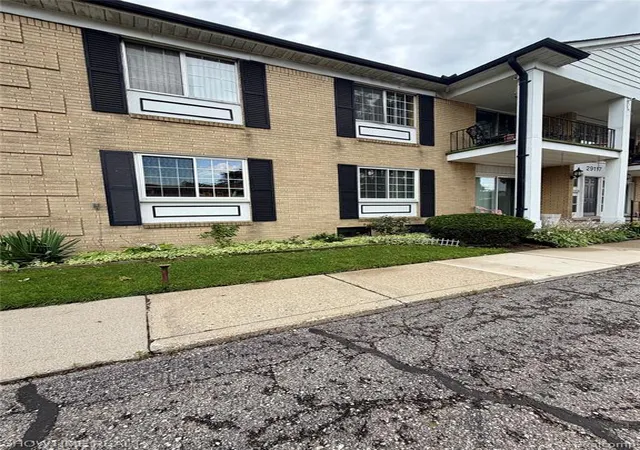 1st image of 29117 Hayes Rd #3, Warren, MI 48088 | MLS# 61010309