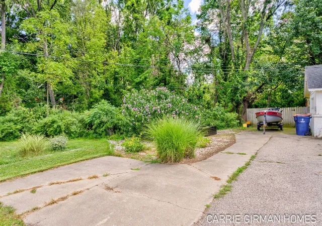 Photo 5 of Single family home for sale at 918 Paw Paw Dr, Holland, MI 49423 | MLS# 70553113 | Listing updated on 2026-09-01