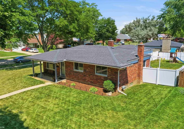 2nd image of 35806 Impala Dr, Sterling Heights, MI 48312 | MLS# 50214104