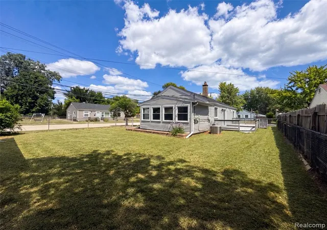 5th image of 26375 Normandy St, Roseville, MI 48066 | MLS# 61016555
