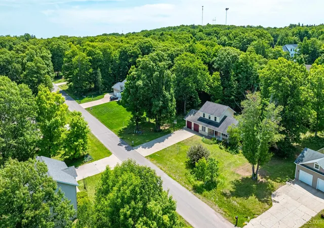 57th image of 1909 Robindale Dr, Houghton, MI 49931 | MLS# 50213911