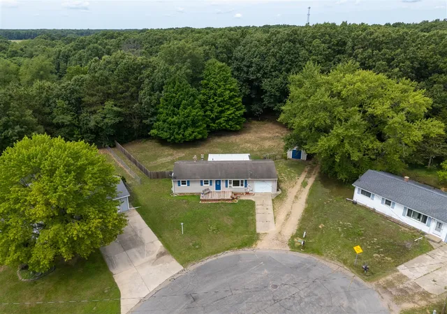 Photo 2 of Sale Pending at 55478 Giddings Ct, Mattawan, MI 49071 | MLS# 70553887 | Listing updated on 2026-08-23
