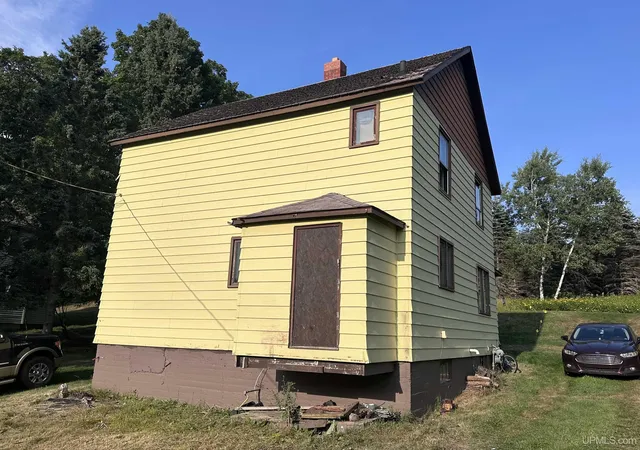Photo 2 of Sale Pending at 6 Baker Rd, Caspian, MI 49915 | MLS# 50218512 | Listing updated on 2026-08-18