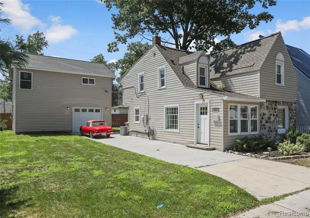 2nd image of 3051 Elmwood Dr, Fort Gratiot, MI 48059 | MLS# 61007230