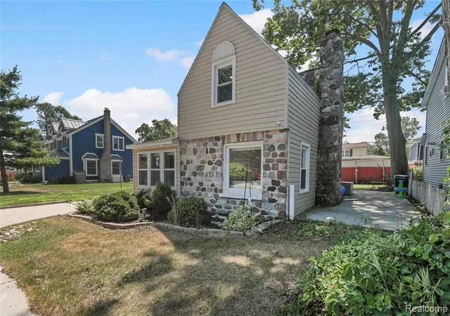 5th image of 3051 Elmwood Dr, Fort Gratiot, MI 48059 | MLS# 61007230
