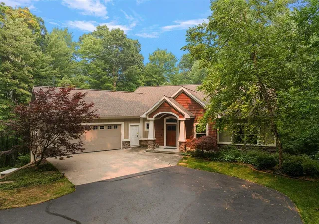 Photo 2 of Single family home for sale at 2066 Meek Dr, Belmont, MI 49306 | MLS# 70546499 | Listing updated on 2026-08-24
