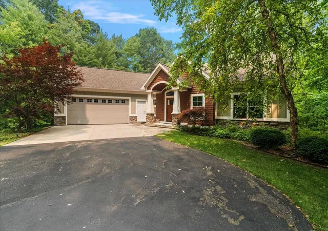 Photo 3 of Single family home for sale at 2066 Meek Dr, Belmont, MI 49306 | MLS# 70546499 | Listing updated on 2026-08-24
