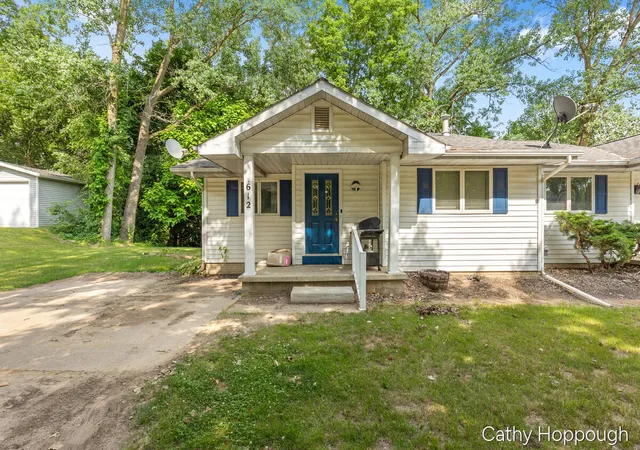 2nd image of 610 612 N Dexter St, Ionia, MI 48846 | MLS# 70542572