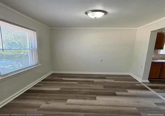 11th image of 19216 Woodside St, Harper Woods, MI 48225 2120 | MLS# 60988957
