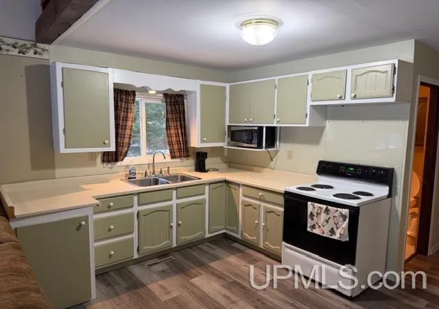 3rd image of W10410 Park Ln, Amberg, WI 54102 | MLS# 50201013