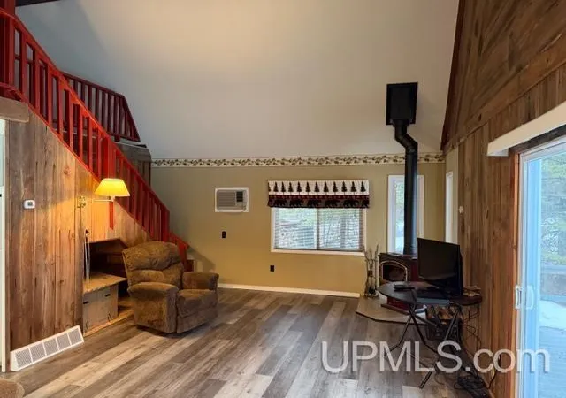 5th image of W10410 Park Ln, Amberg, WI 54102 | MLS# 50201013