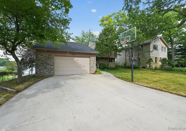 3rd image of 4341 Cornith Dr, Lake Orion, MI 48359 | MLS# 61016066