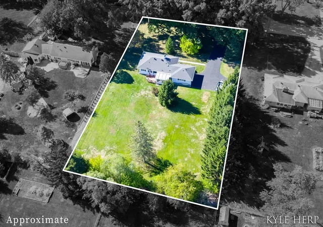 5th image of 960 Brownwood Ave, Grand Rapids, MI 49504 | MLS# 70500467