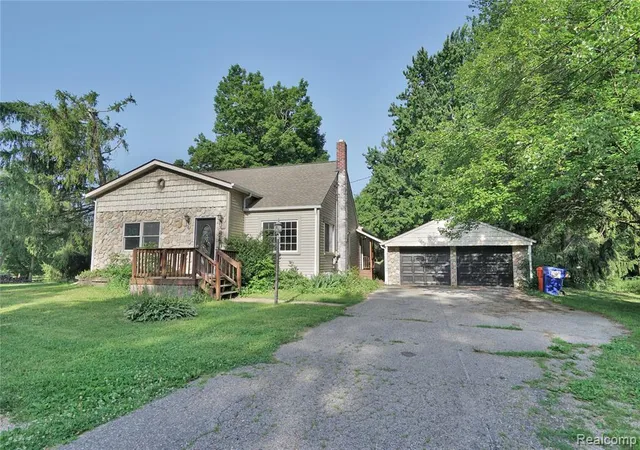 Homes for sale in Owosso, MI | 2476 Vandekarr Rd, Owosso, MI 48867 | MLS# 61007674