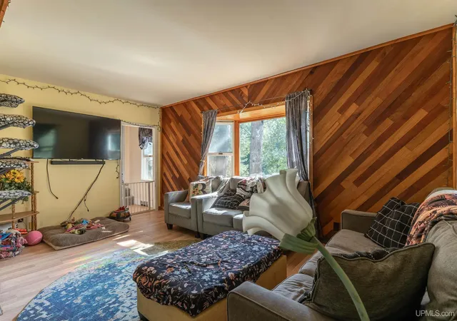 Photo 3 of Single family home for sale at 994 W Hiawatha Rd, Iron River, MI 49935 | MLS# 50219072 | Listing updated on 2026-09-14