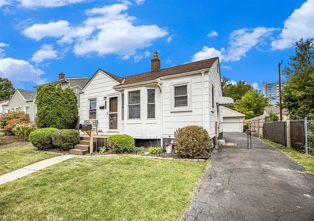 Homes for sale in Clawson, MI | 308 W Tacoma St, Clawson, MI 48017 | MLS# 70493304