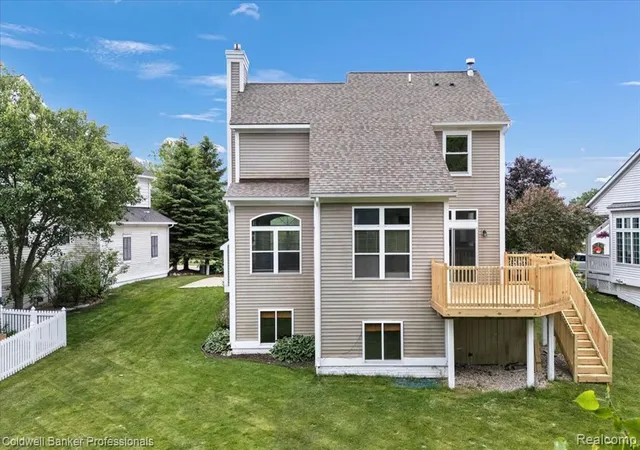 Homes for sale in Oxford, MI | 1485 Fountain View Ln, Oxford, MI 48371 | MLS# 61005939