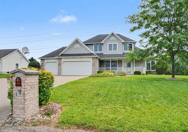 Photo 3 of Sale Pending at 3854 Reynolds St, Kalamazoo, MI 49048 | MLS# 70552132 | Listing updated on 2026-09-04