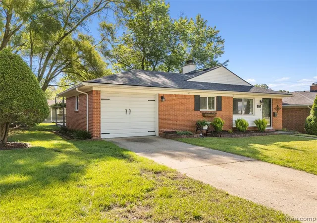 4th image of 154 Noble St, Milford, MI 48381 | MLS# 61008041