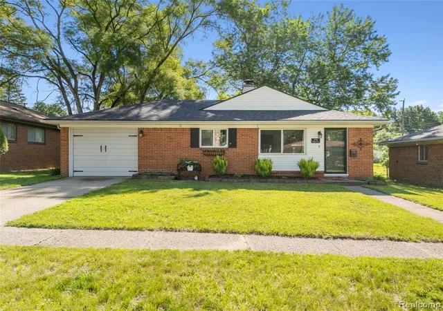 5th image of 154 Noble St, Milford, MI 48381 | MLS# 61008041