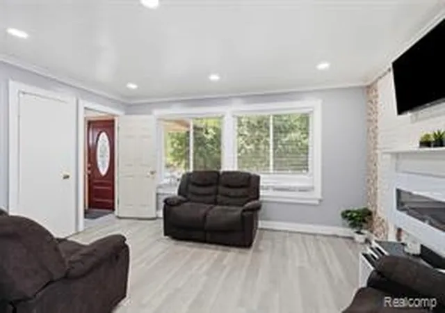 5th image of 6242 Calhoun St, Dearborn, MI 48126 2205 | MLS# 61009813