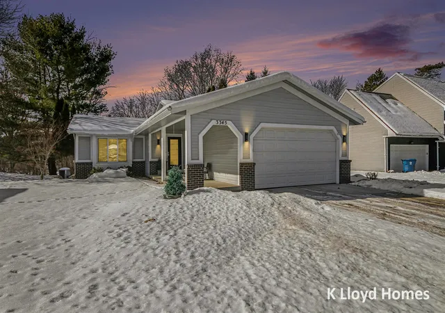 2nd image of 3345 Brook Trail Trail, Grand Rapids, MI 49508 | MLS# 70515074
