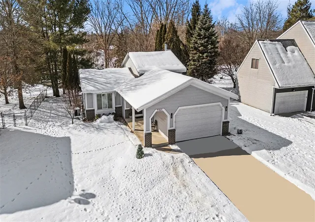 3rd image of 3345 Brook Trail Trail, Grand Rapids, MI 49508 | MLS# 70515074