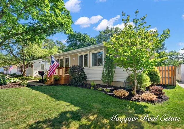 3rd image of 4136 Oriole Ave, Wyoming, MI 49509 | MLS# 70544021