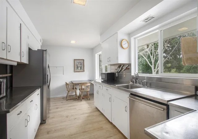 Homes for sale in Dowagiac, MI | 26841 Dutch Settlement St, Dowagiac, MI 49047 | MLS# 70486711