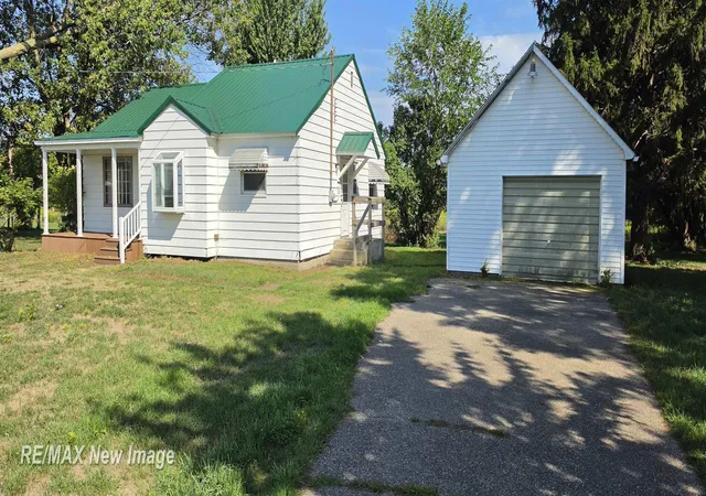 Photo 1 of Sale Pending at 4085 Easton Rd, Owosso, MI 48867 | MLS# 50219791 | Listing updated on 2026-09-01
