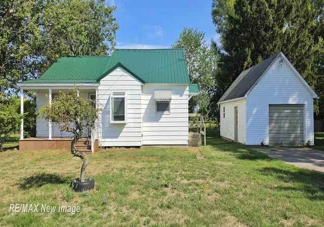 Photo 3 of Sale Pending at 4085 Easton Rd, Owosso, MI 48867 | MLS# 50219791 | Listing updated on 2026-09-01