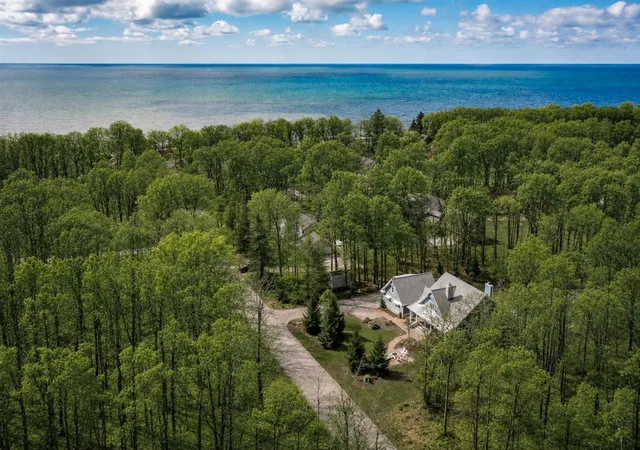 Photo 2 of Sale Pending at 6927 Old Owl Dr, Fennville, MI 49408 | MLS# 70554040 | Listing updated on 2026-09-17