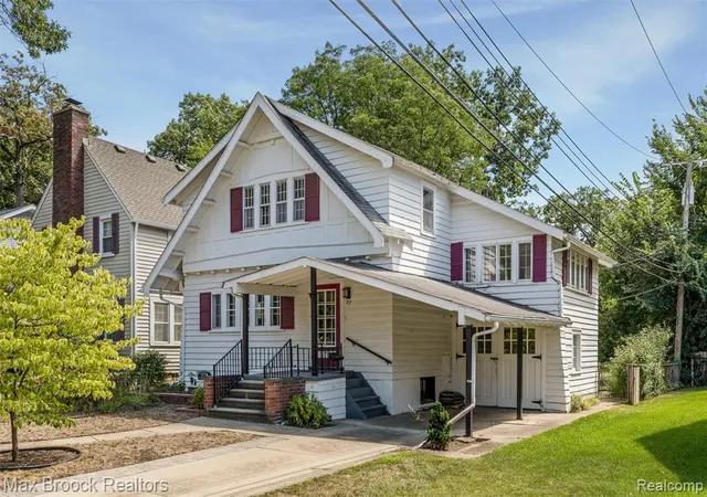 Photo 1 of Single family home for sale at 37 Hanover Rd, Pleasant Ridge, MI 48069 1013 | MLS# 61025028 | Listing updated on 2026-08-28