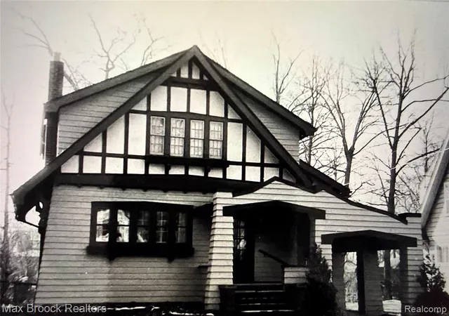 Photo 2 of Single family home for sale at 37 Hanover Rd, Pleasant Ridge, MI 48069 1013 | MLS# 61025028 | Listing updated on 2026-08-28