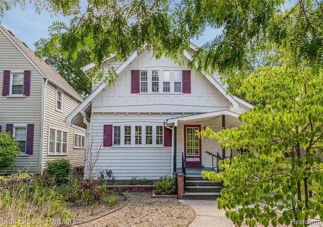 Photo 3 of Single family home for sale at 37 Hanover Rd, Pleasant Ridge, MI 48069 1013 | MLS# 61025028 | Listing updated on 2026-08-28