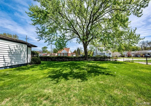 Homes for sale in Madison Heights, MI | 26143 Groveland St, Madison Heights, MI 48071 | MLS# 60994282