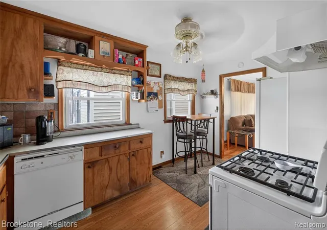 Photo 5 of Single Family Residence at 23496 Willard Ave, Warren, MI 48089 | MLS# 61002506 | | Sold on 2026-06-29