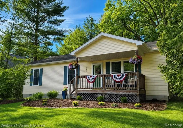 Homes for sale in Roscommon, MI | 318 Elm Ave, Roscommon, MI 48653 | MLS# 61002817