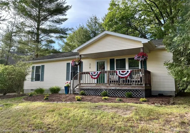 Homes for sale in Roscommon, MI | 318 Elm Ave, Roscommon, MI 48653 | MLS# 61002817