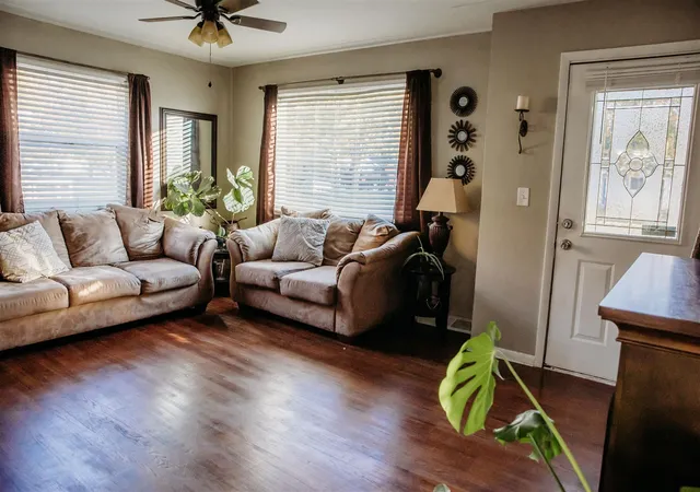 Photo 3 of Sale Pending at 1661 Kentfield St, Wyoming, MI 49519 | MLS# 70501993 | Listing updated on 2025-11-09