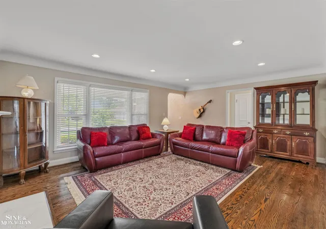 Homes for sale in Grosse Pointe Woods, MI | 816 Hidden Ln, Grosse Pointe Woods, MI 48236 | MLS# 50214665